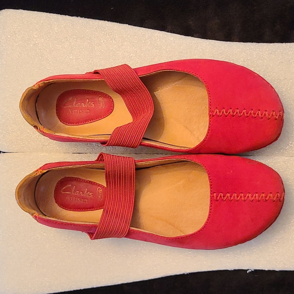 Clarks Artisan UK Unloop Shoes